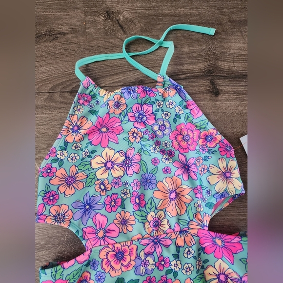 Girls floral swimsuit size 8 plus NWT - Picture 2 of 4